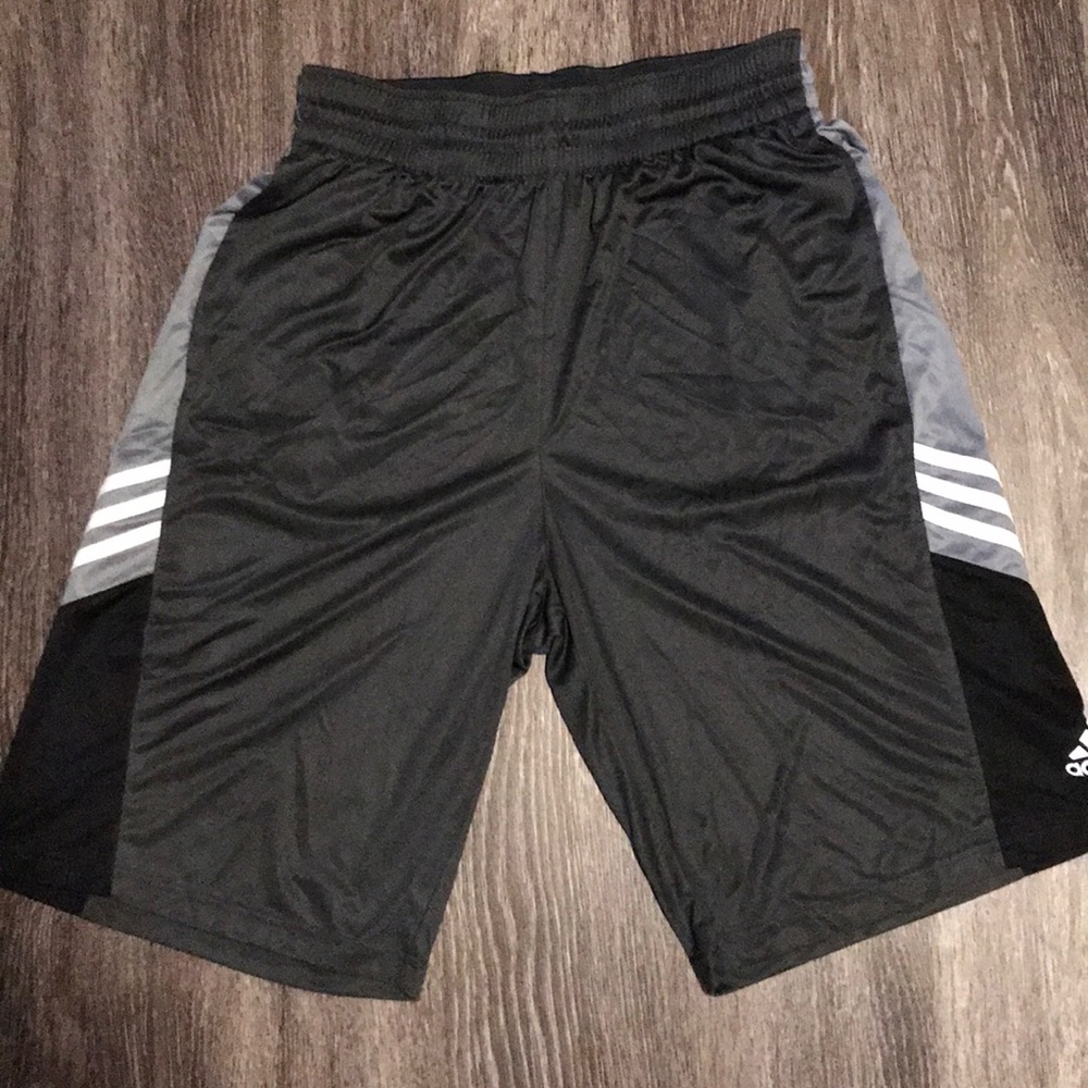 Adidas Men’s Basketball Shorts Size L
